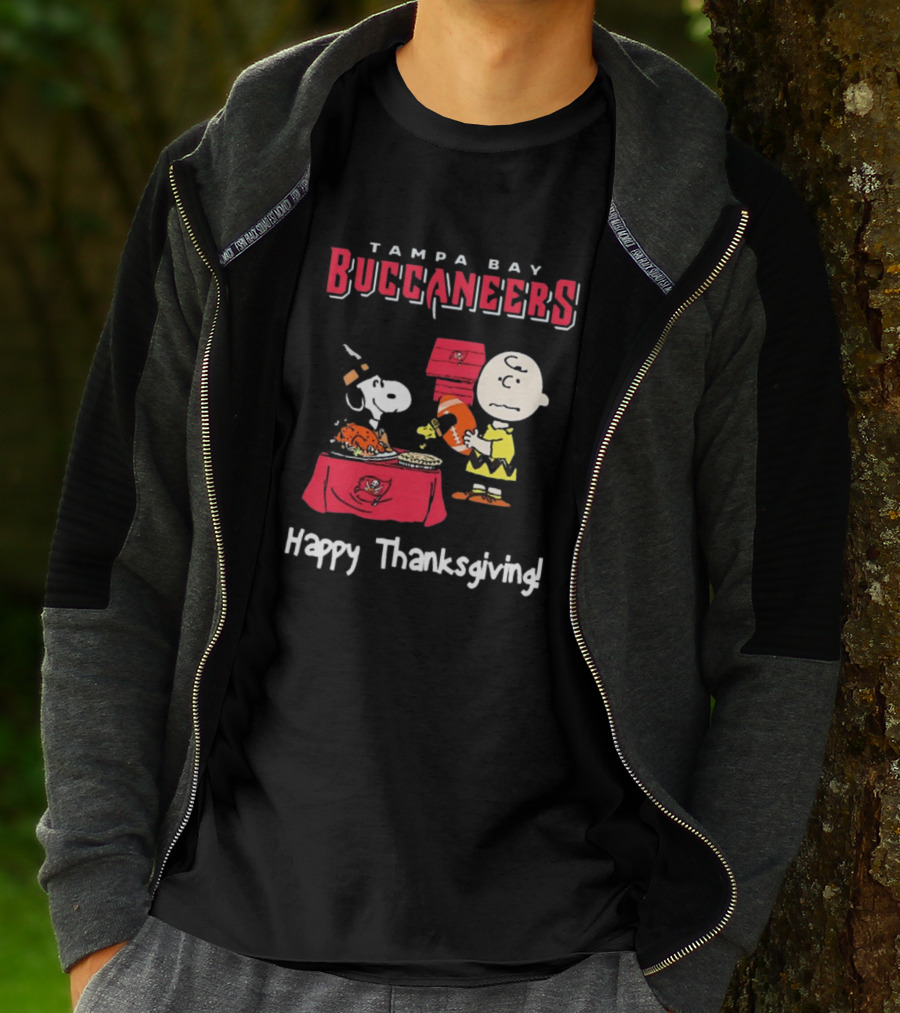 Tampa Bay Buccaneers Peanuts Happy Thanksgiving Football T-Shirt