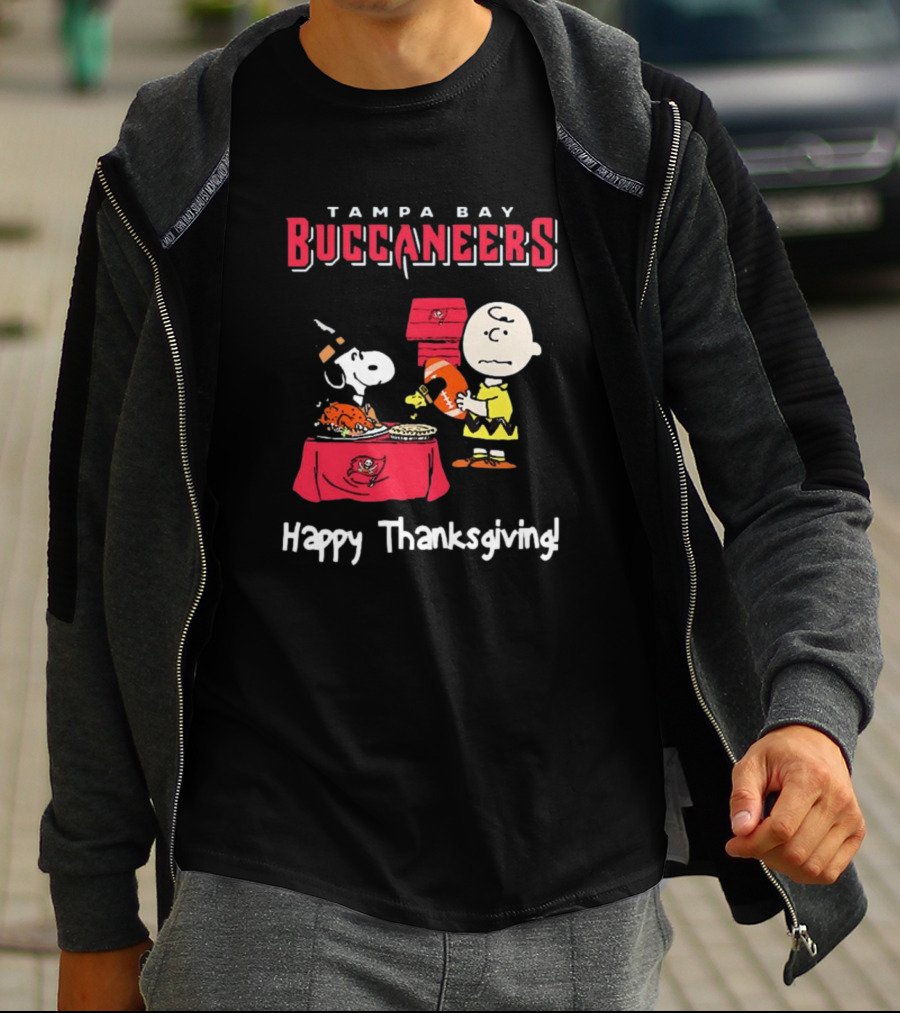 Tampa Bay Buccaneers Peanuts Happy Thanksgiving Football T-Shirt