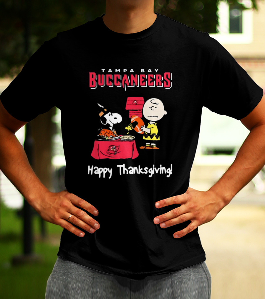 Tampa Bay Buccaneers Peanuts Happy Thanksgiving Football T-Shirt