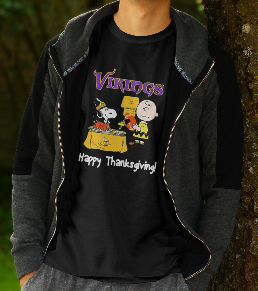 Peanuts Minnesota Vikings NFL Football Snoopy Charlie Brown Happy Thanksgiving T-Shirt