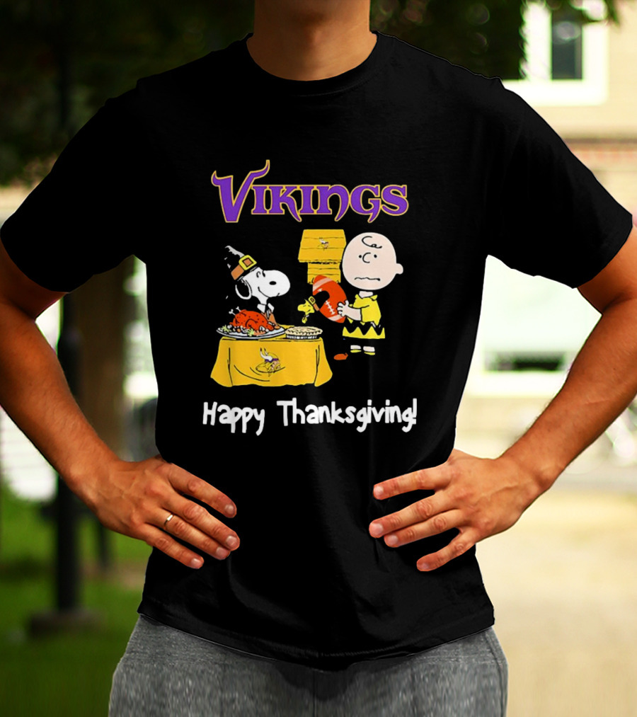 Peanuts Minnesota Vikings NFL Football Snoopy Charlie Brown Happy Thanksgiving T-Shirt