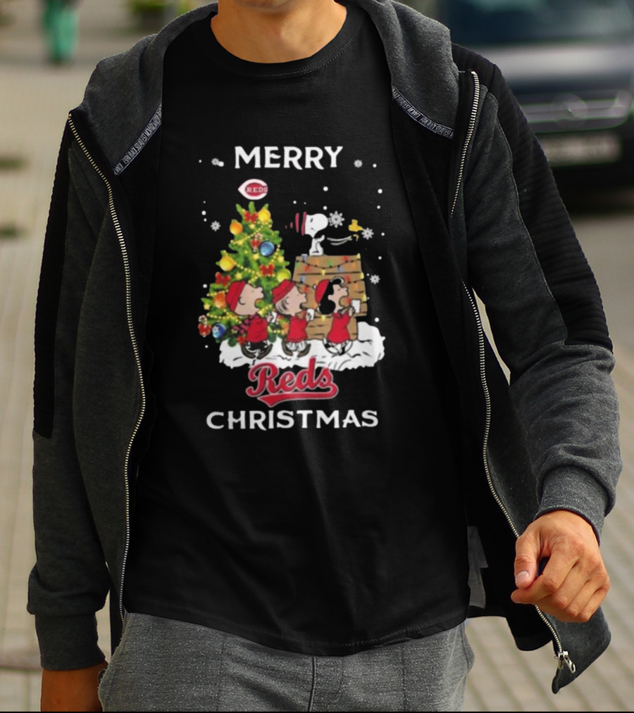 Merry Reds Christmas Cincinnati Snoopy And Friends T-Shirt