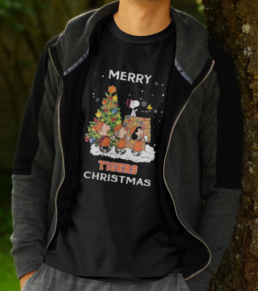Merry Christmas Clemson Tigers Snoopy And Friends T-Shirt