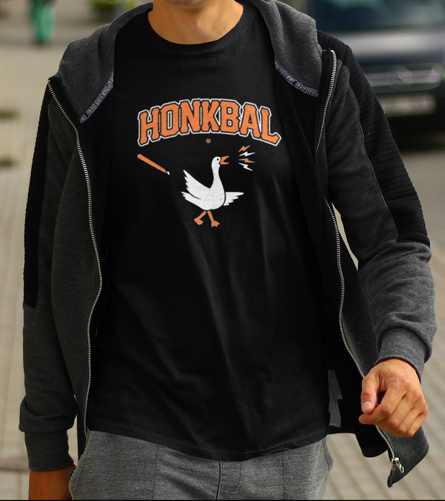Honkbal Goose With Baseball Bat And Ball T-Shirt
