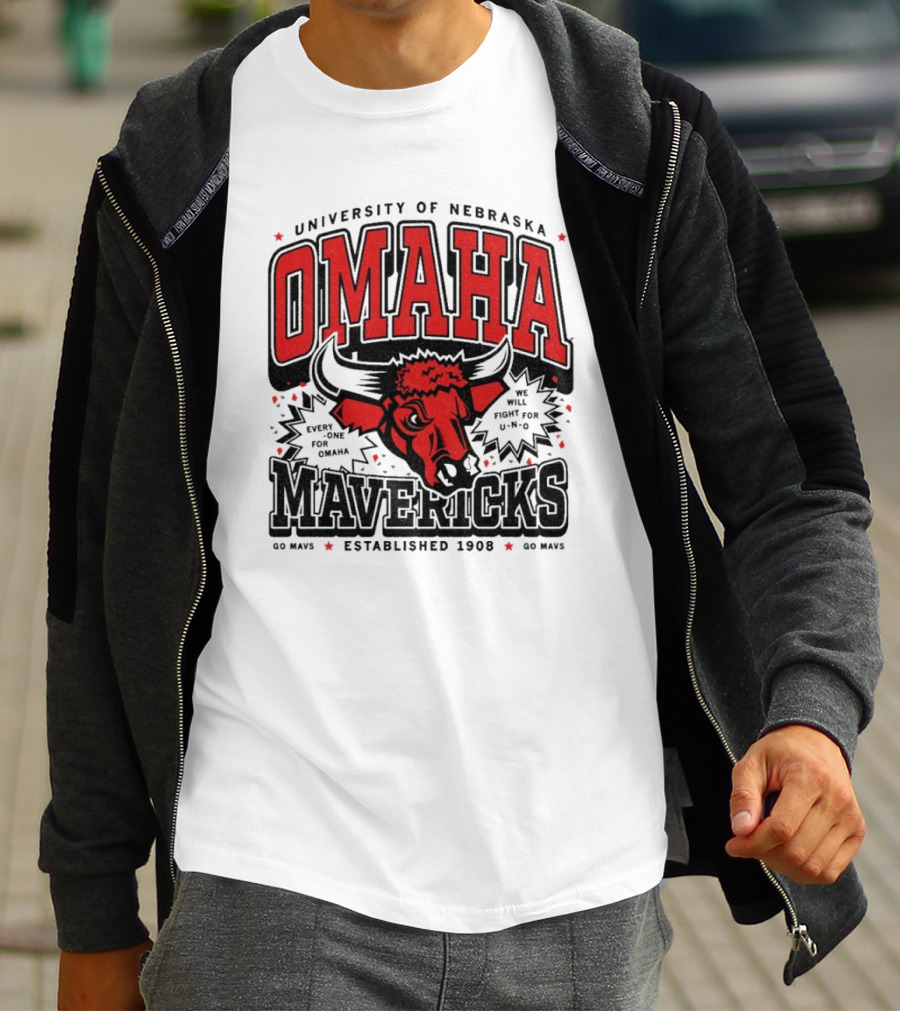 Omaha Mavericks Max Collegiate Bull Symbol With Stars T-Shirt