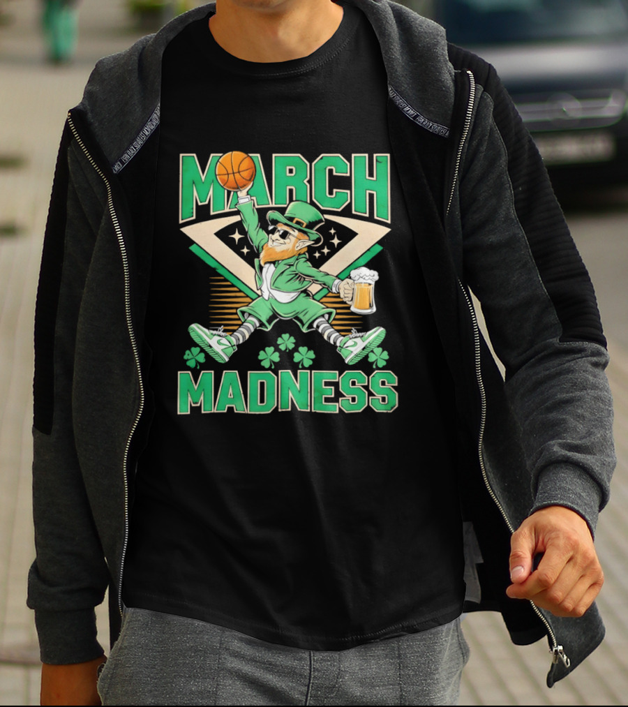 Leprechaun March Madness Basketball St. Patrick's Day Celebration T-Shirt