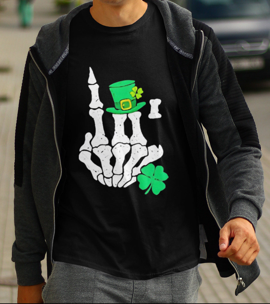 Skeleton Hand With Leprechaun Hat And Shamrock St Patricks Day T-Shirt