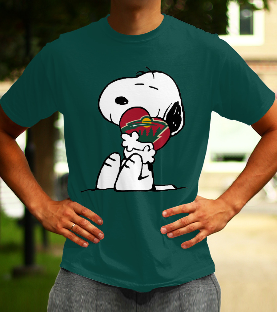 Minnesota Wild Snoopy Hugging Heart T-Shirt