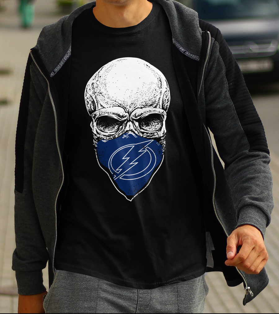 Tampa Bay Lightning Skull Bandana Hockey Fan T-Shirt