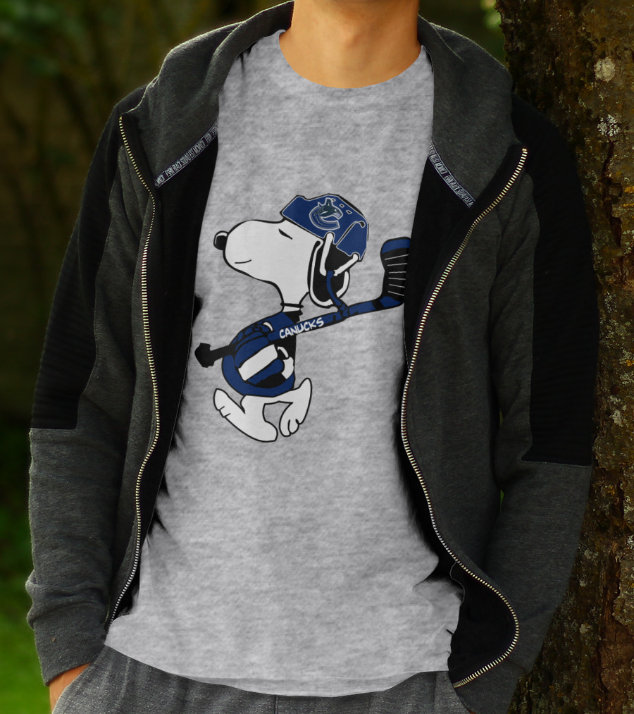 Vancouver Canucks Snoopy Hockey Player T-Shirt