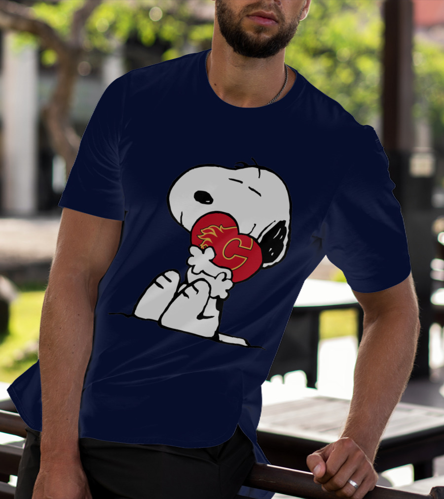 Snoopy Hugging Calgary Flames Heart T-Shirt