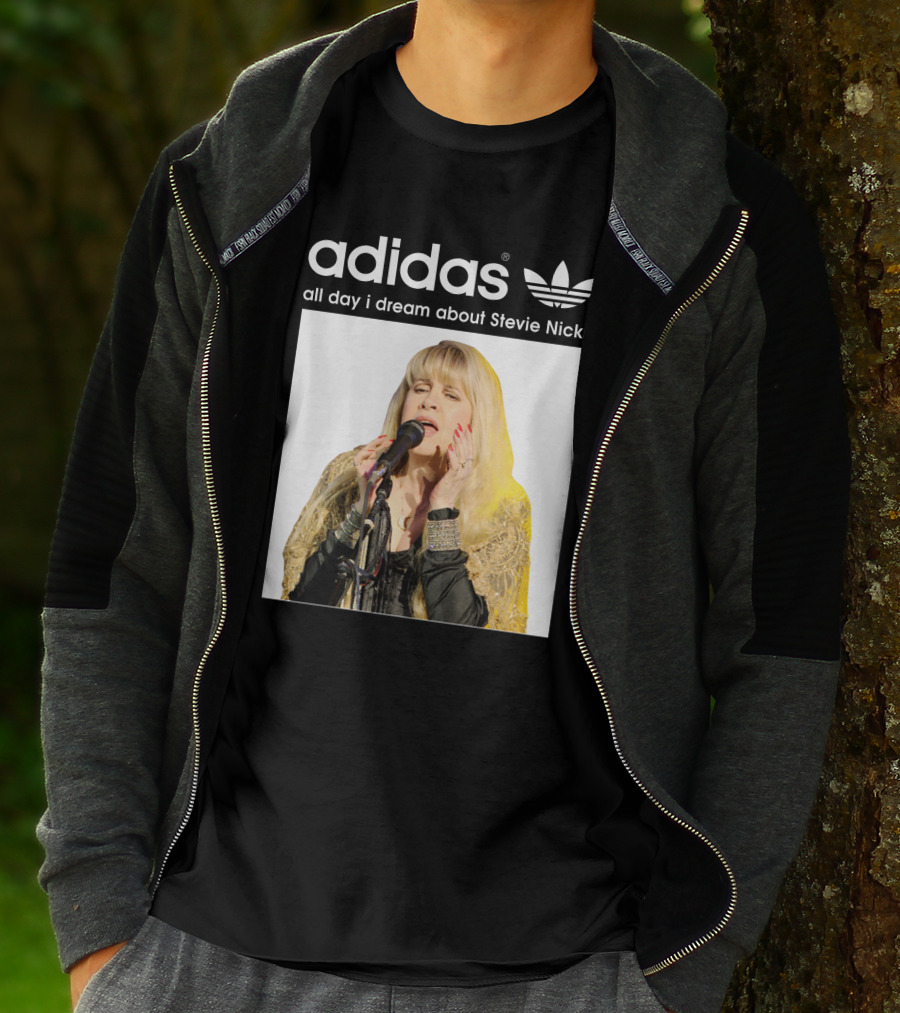 Style FM 26 Fleetwood Mac Vocalist Performance T-Shirt