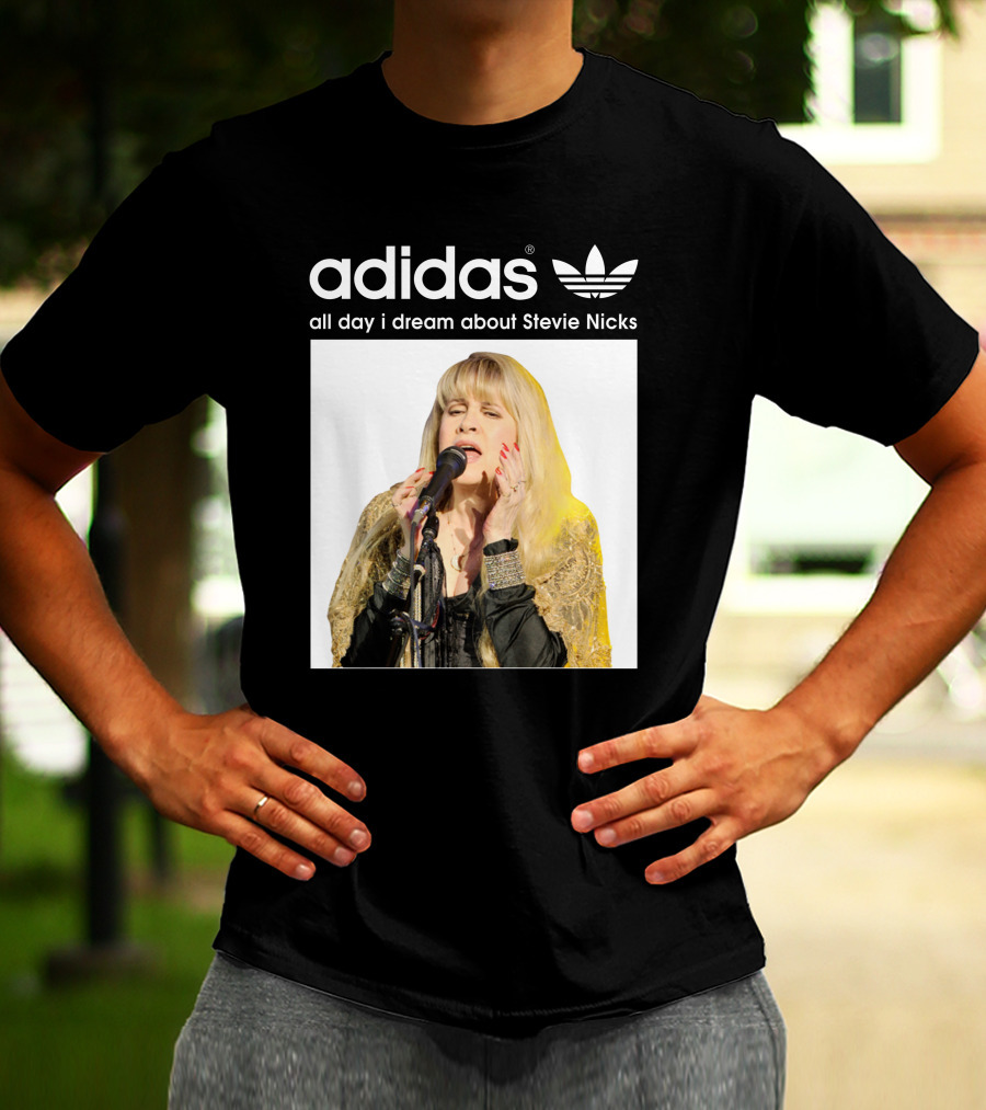 Style FM 26 Fleetwood Mac Vocalist Performance T-Shirt