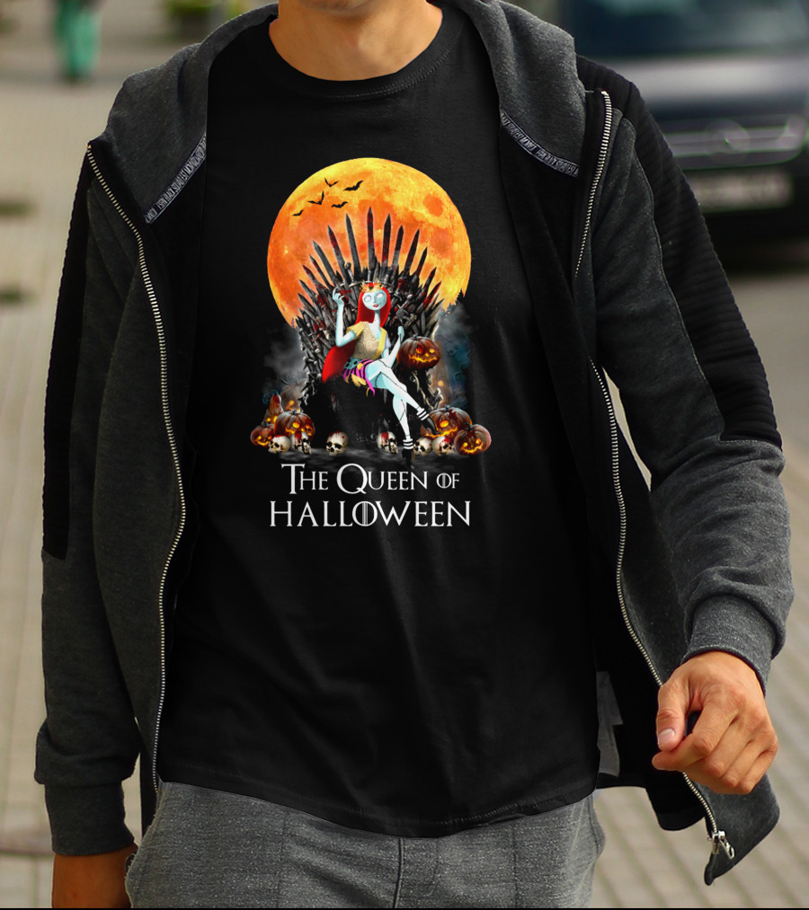 The Queen Of Halloween Throne With Pumpkins And Full Moon T-Shirt