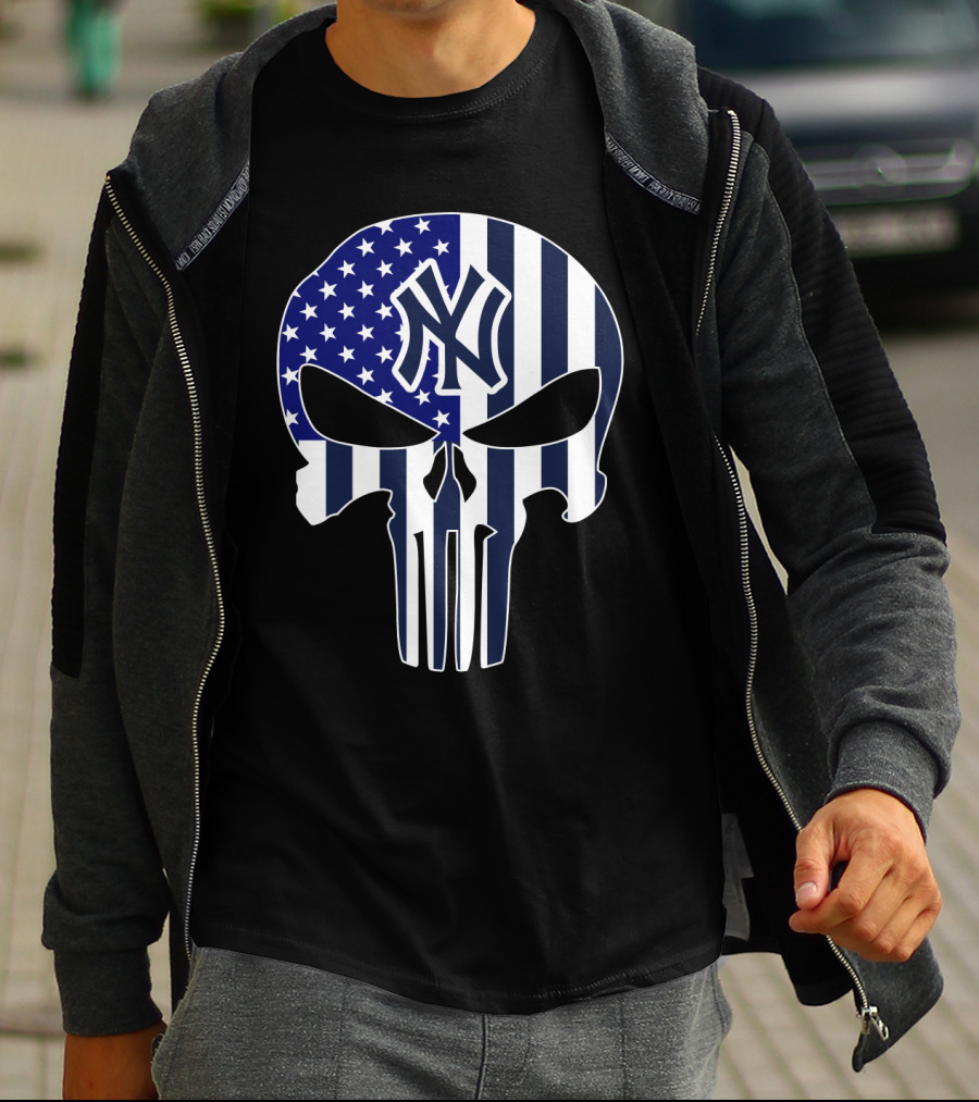 New York Yankees Skull With American Flag T-Shirt