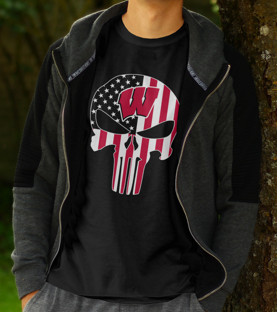 Wisconsin Badgers W Punisher Skull American Flag T-Shirt
