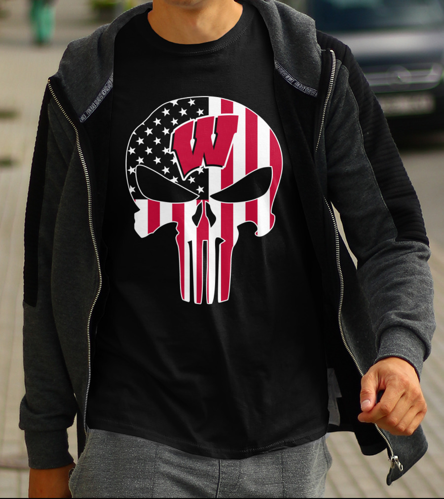 Wisconsin Badgers W Punisher Skull American Flag T-Shirt