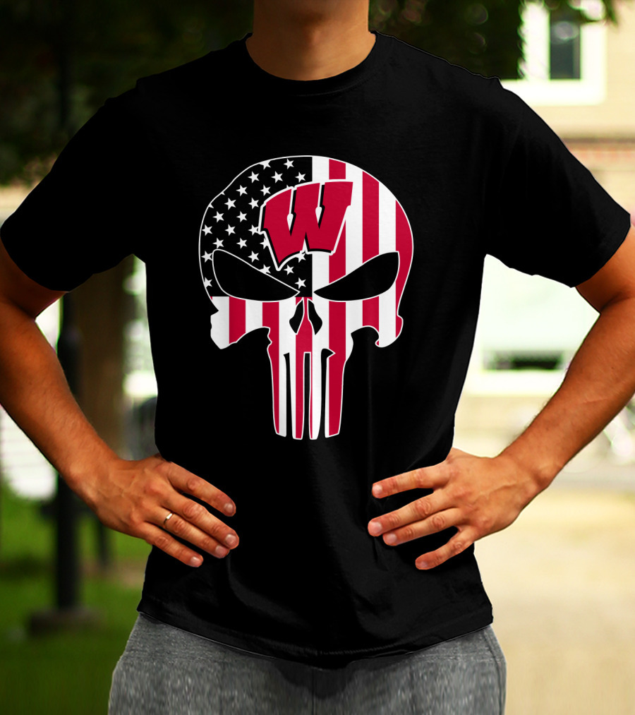 Wisconsin Badgers W Punisher Skull American Flag T-Shirt
