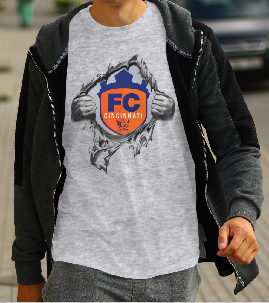 Fc Cincinnati Shield With Tearing Hands Motif T-Shirt