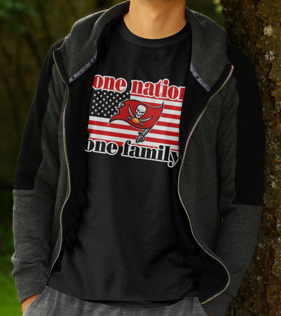 One Nation One Family Tampa Bay Buccaneers American Flag T-Shirt