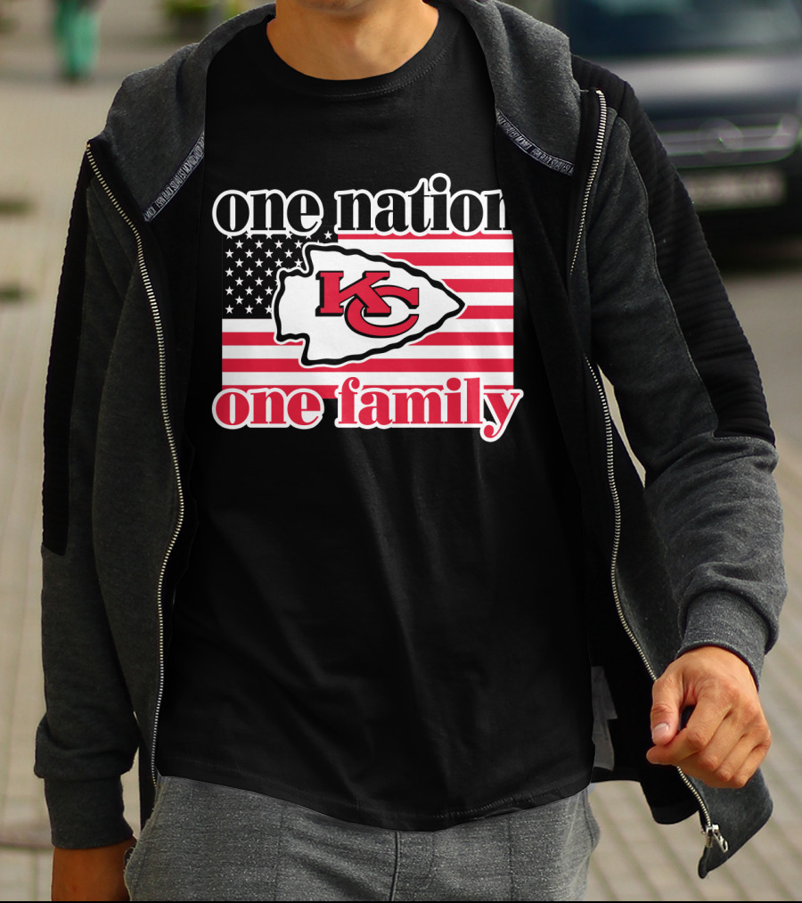 One Nation One Family Kansas City Chiefs Usa Flag T-Shirt