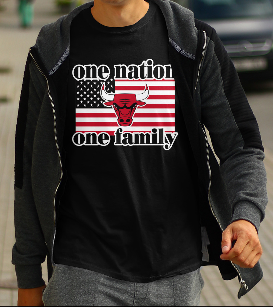 One Nation One Family Chicago Bulls 1985 Usa Flag T-Shirt