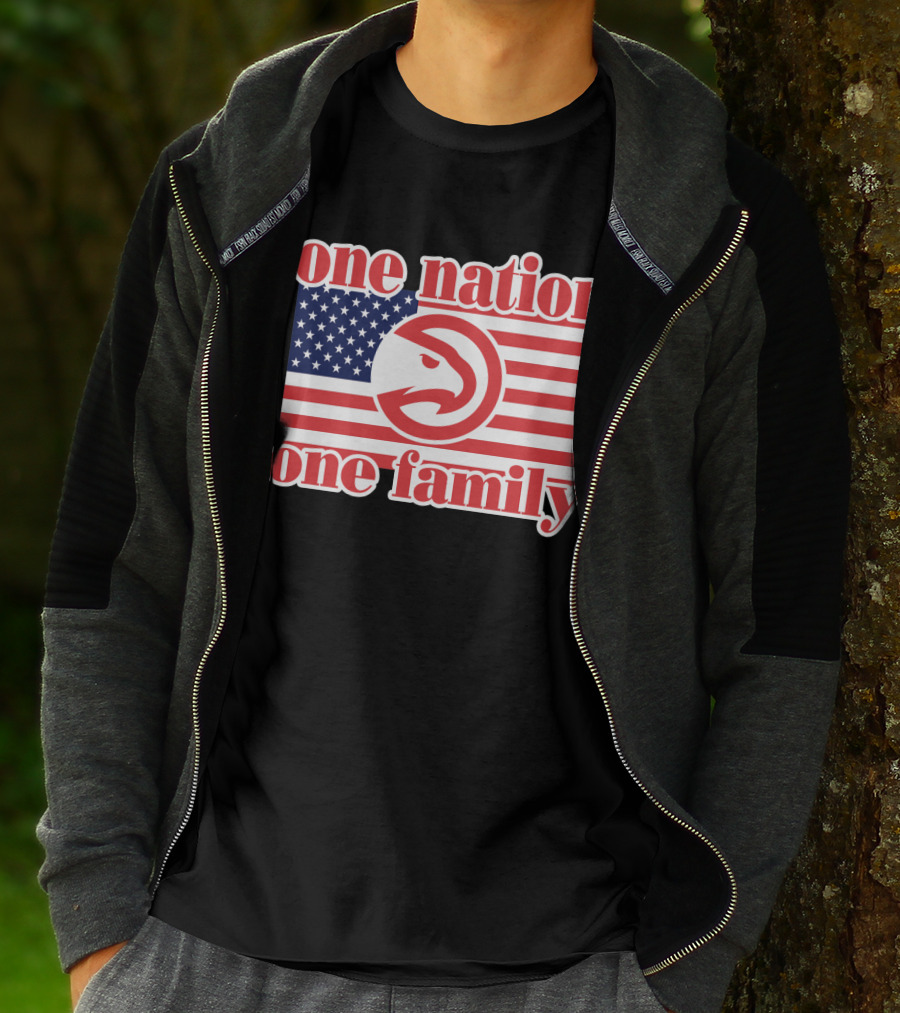 Atlanta Hawks One Nation One Family Usa Flag T-Shirt