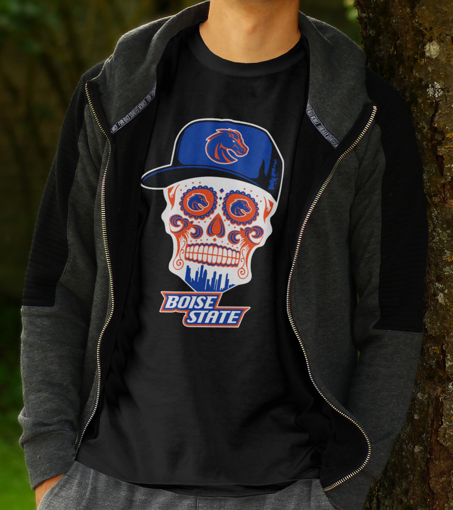 Boise State Broncos Skull With Hat And City Skyline T-Shirt
