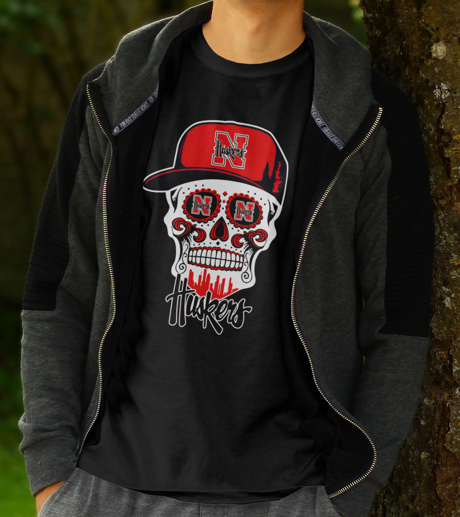 Nebraska Cornhuskers Huskers Skull With Red Cap And Cityscape T-Shirt