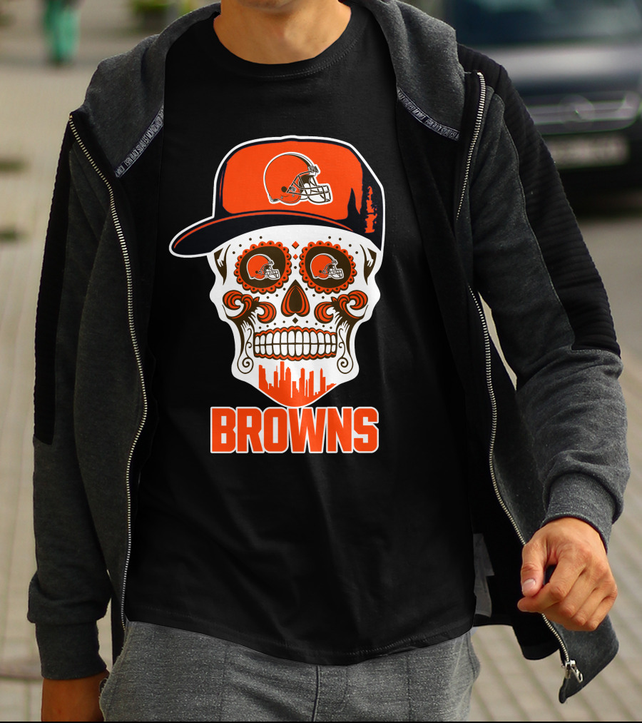 Cleveland Browns Sugar Skull With Orange Helmet And Brow Skyline T-Shirt