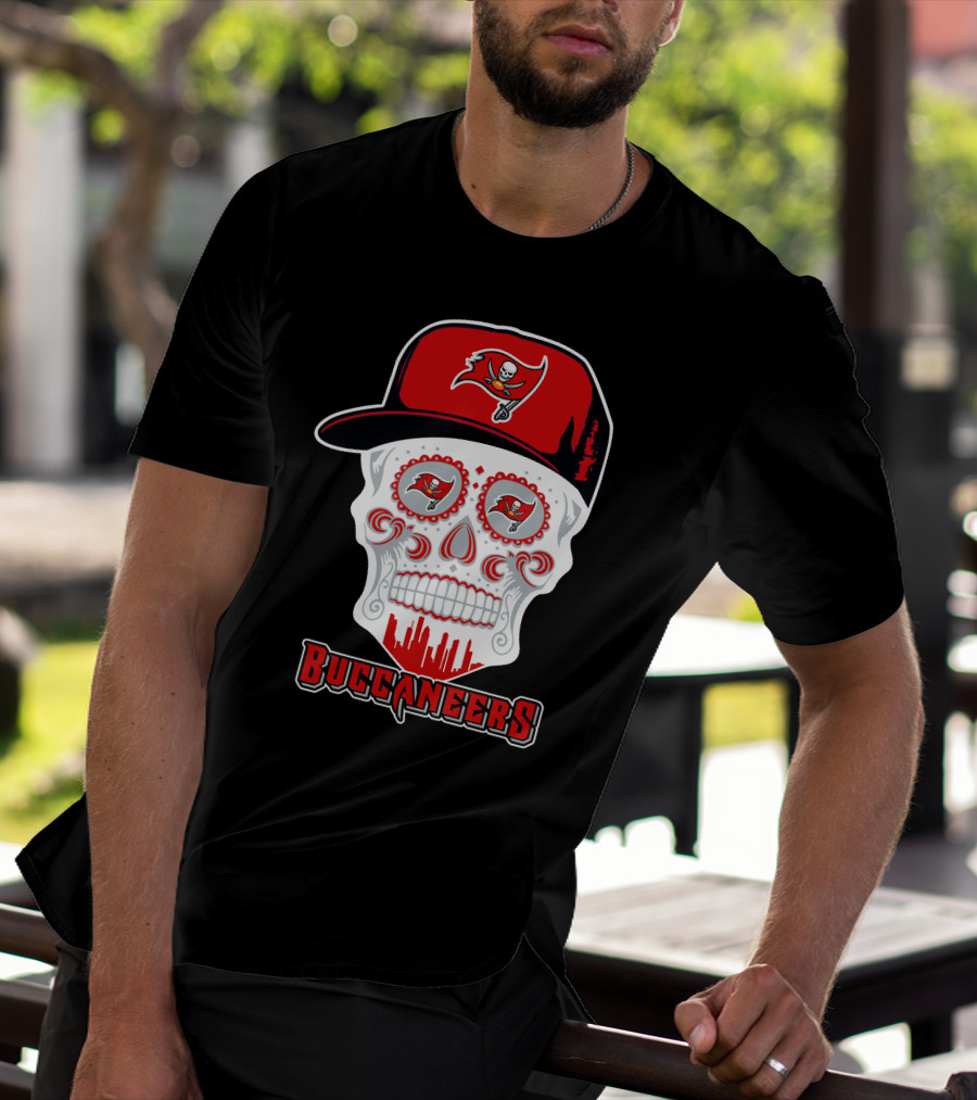 Tampa Bay Buccaneers Skull With Hat T-Shirt