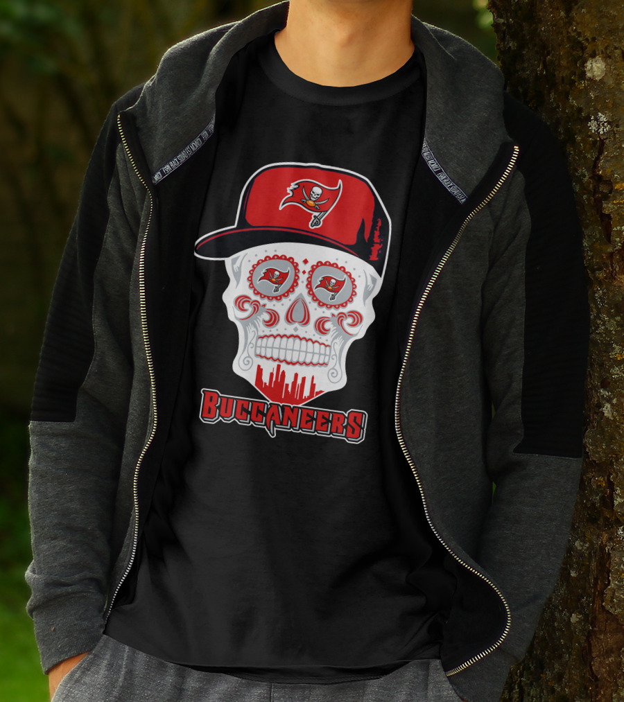 Tampa Bay Buccaneers Skull With Hat T-Shirt