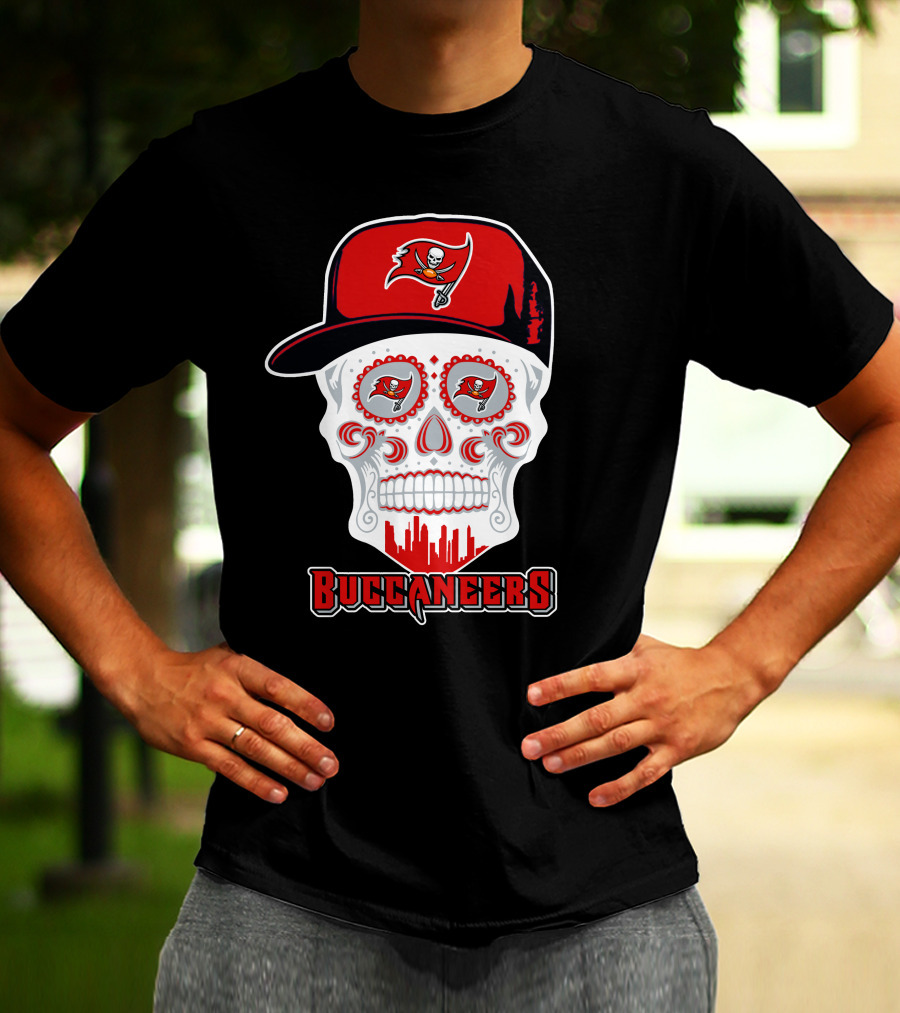 Tampa Bay Buccaneers Skull With Hat T-Shirt