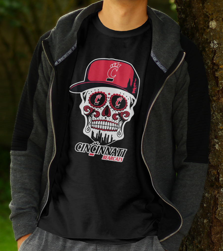 Cincinnati Bearcats Skull With Red Cap And Cityscape Elements T-Shirt