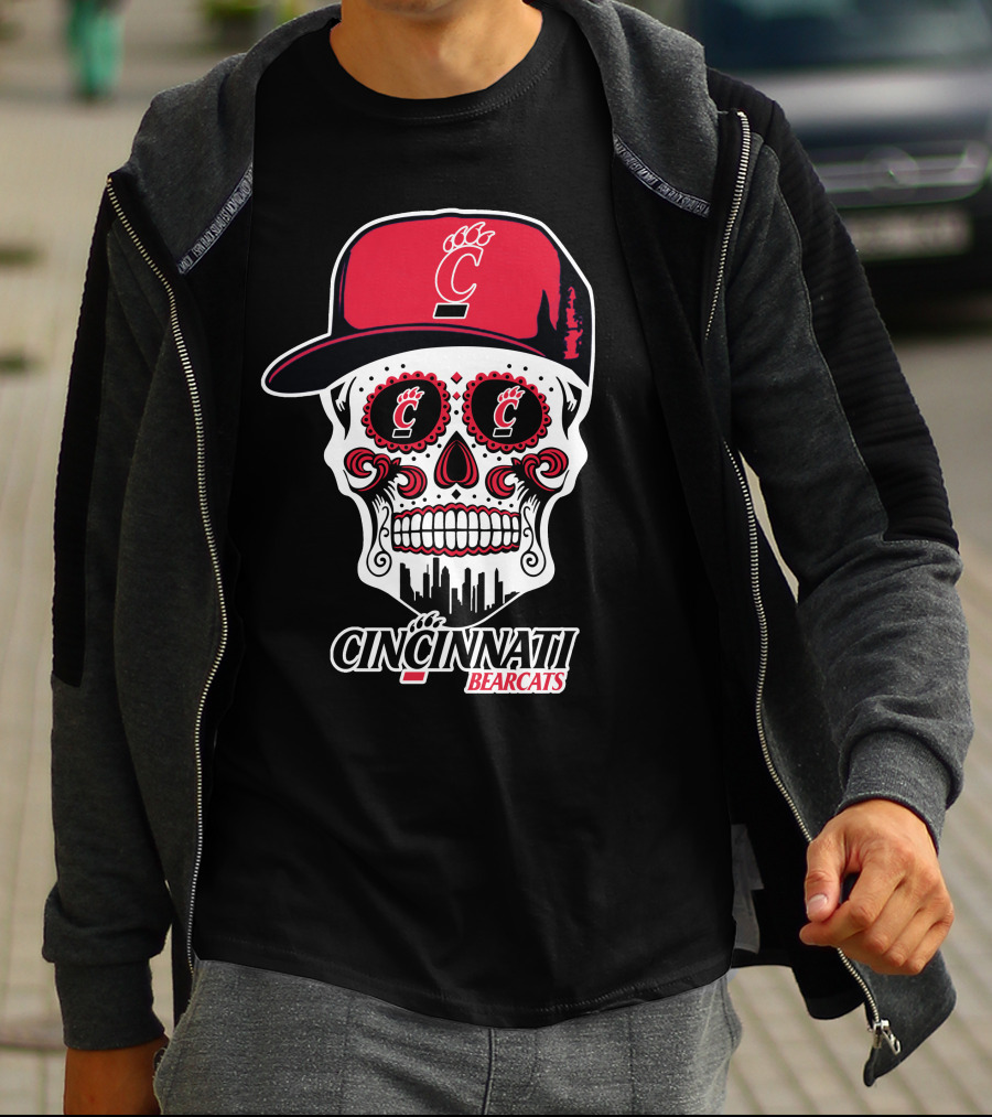 Cincinnati Bearcats Skull With Red Cap And Cityscape Elements T-Shirt