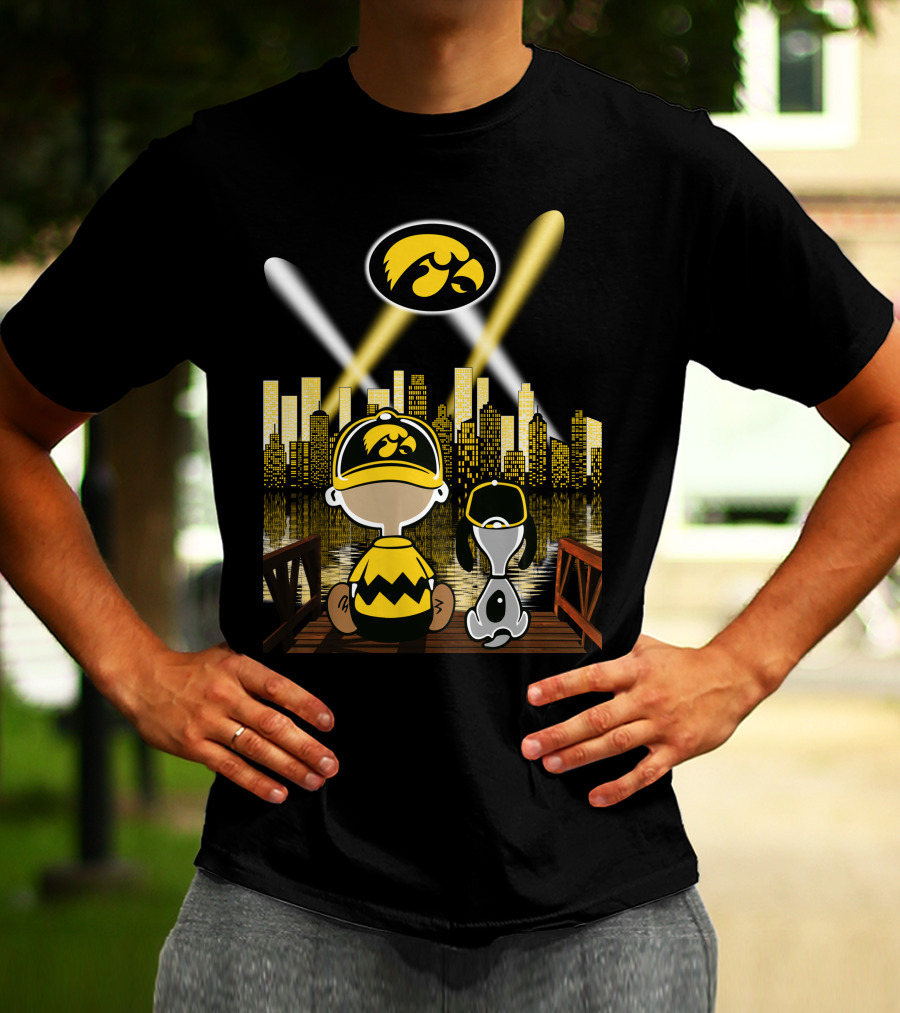 City By Night Iowa Hawkeyes 68 Fan And Dog On Dock Silhouette T-Shirt