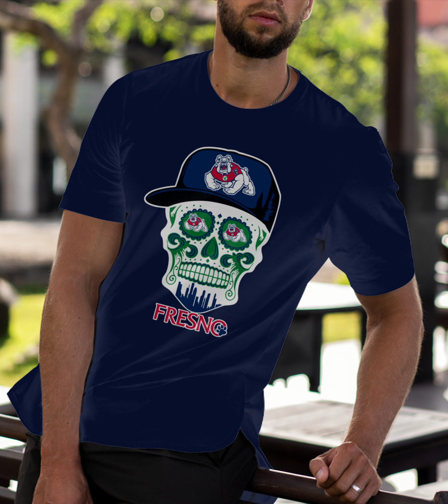 Fresno State Bulldogs Skull Artwork With Bulldog Hat And City Skyline T-Shirt