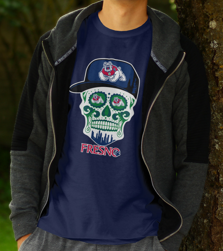 Fresno State Bulldogs Skull Artwork With Bulldog Hat And City Skyline T-Shirt