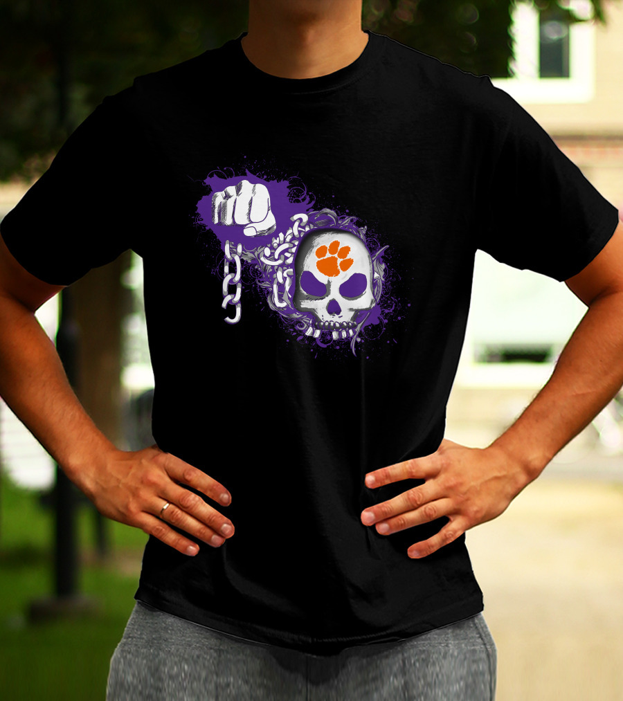 Clemson Tigers Skull And Chains With Paw Print T-Shirt