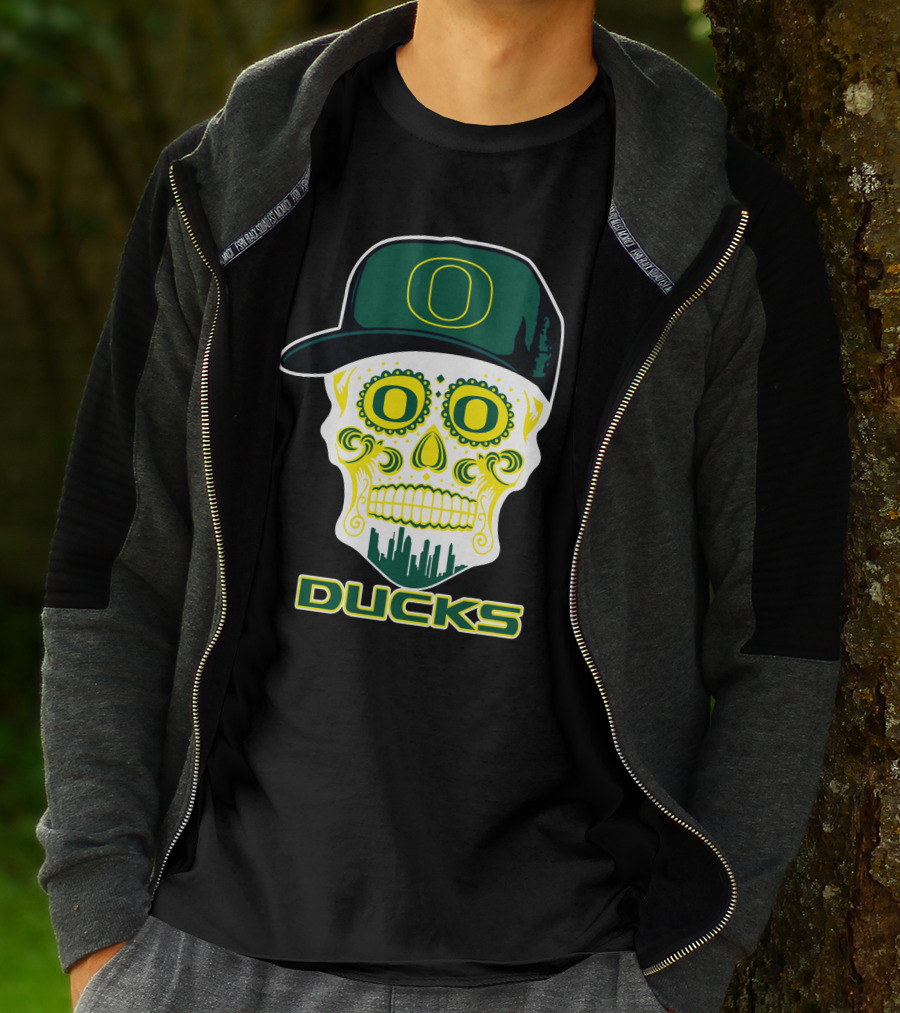 Oregon Ducks Skull With Hat And Cityscape T-Shirt