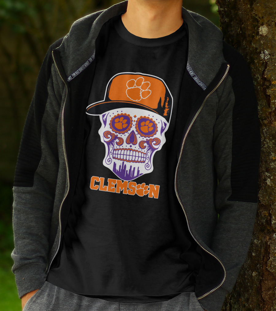 Clemson Tigers Skull With Orange Paw Hat And Cityscape Details T-Shirt