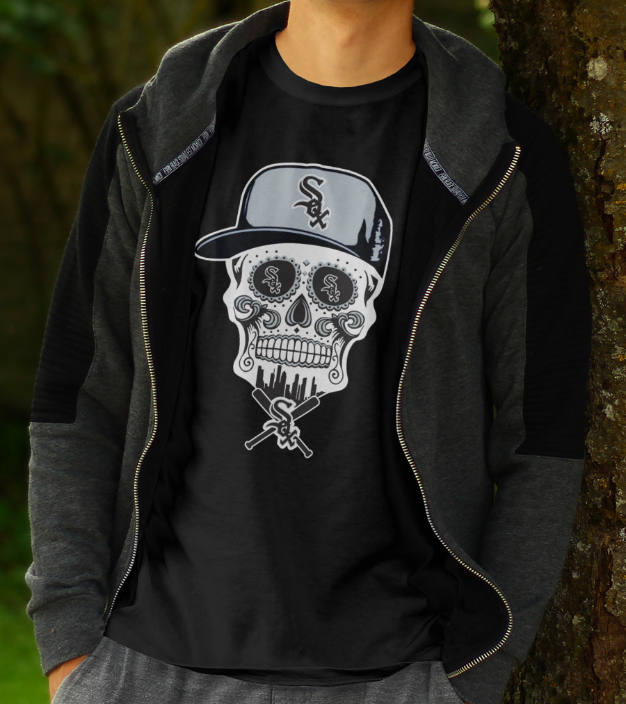 Chicago White Sox Skull With Cap And Crossed Bats T-Shirt