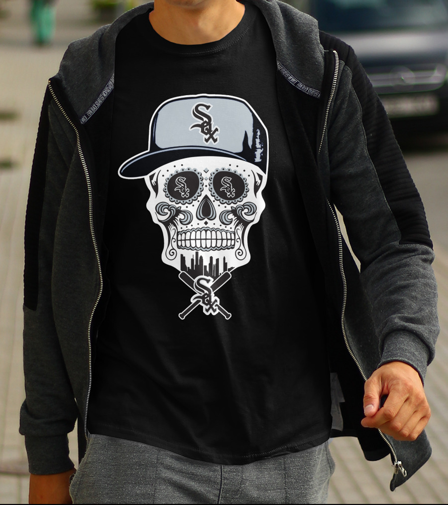 Chicago White Sox Skull With Cap And Crossed Bats T-Shirt