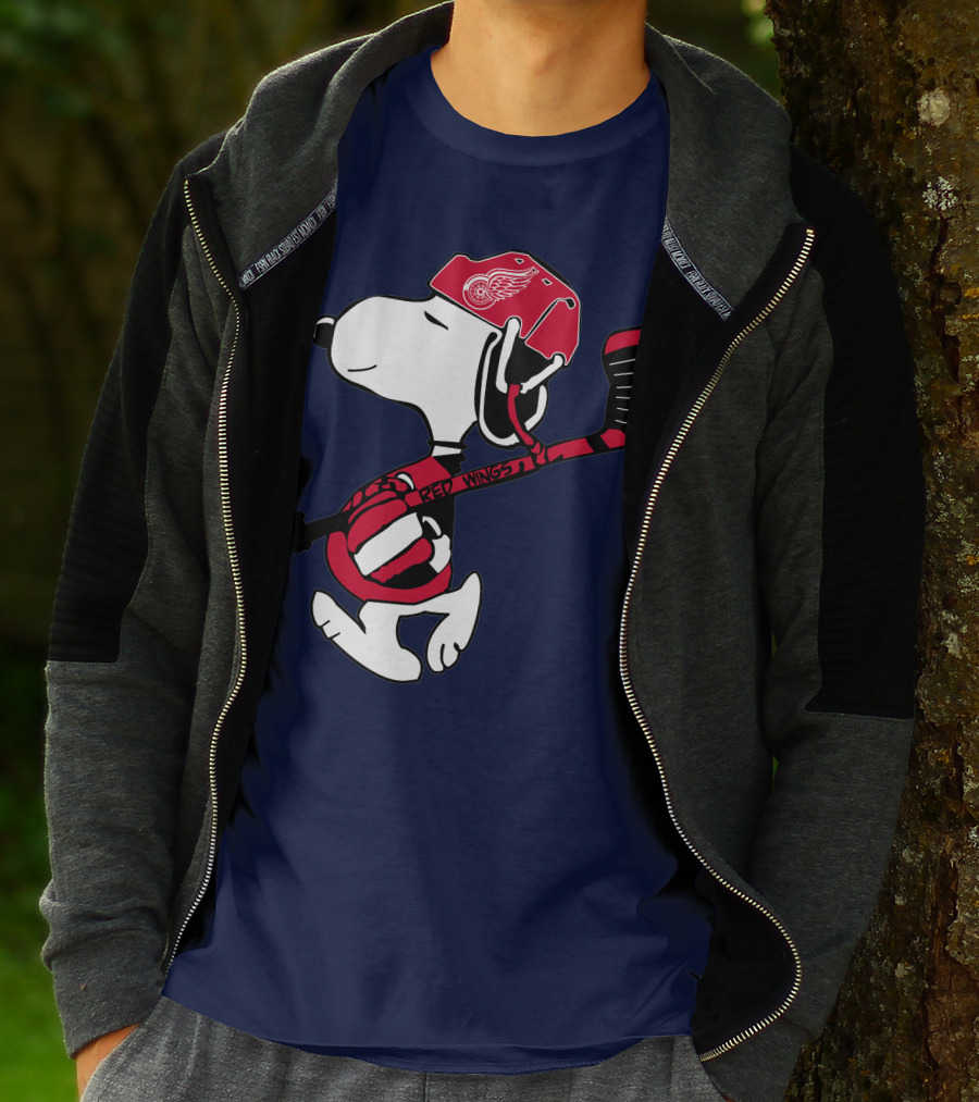 Snoopy Detroit Red Wings Hockey Enthusiast T-Shirt