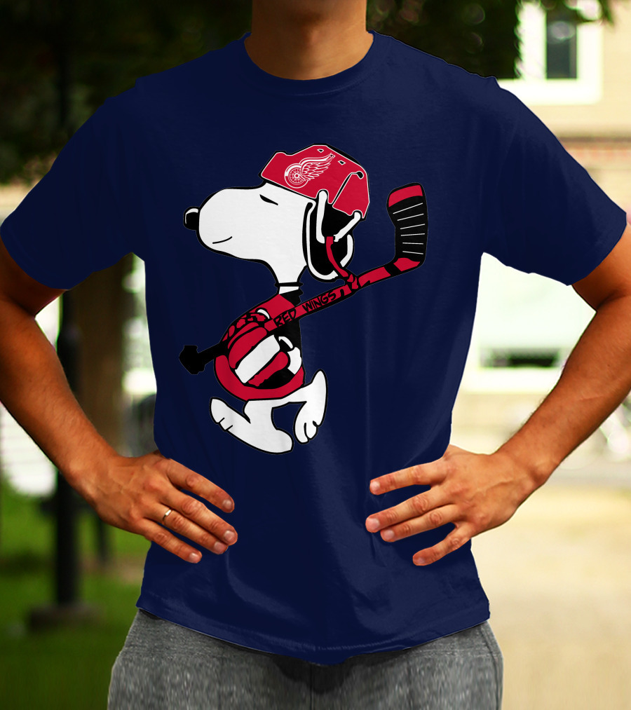 Snoopy Detroit Red Wings Hockey Enthusiast T-Shirt