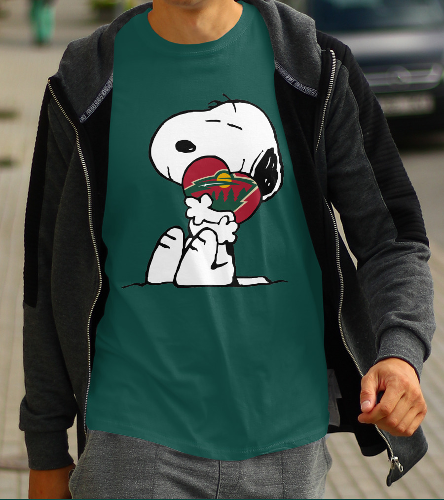 Snoopy Holding Minnesota Wild Heart T-Shirt