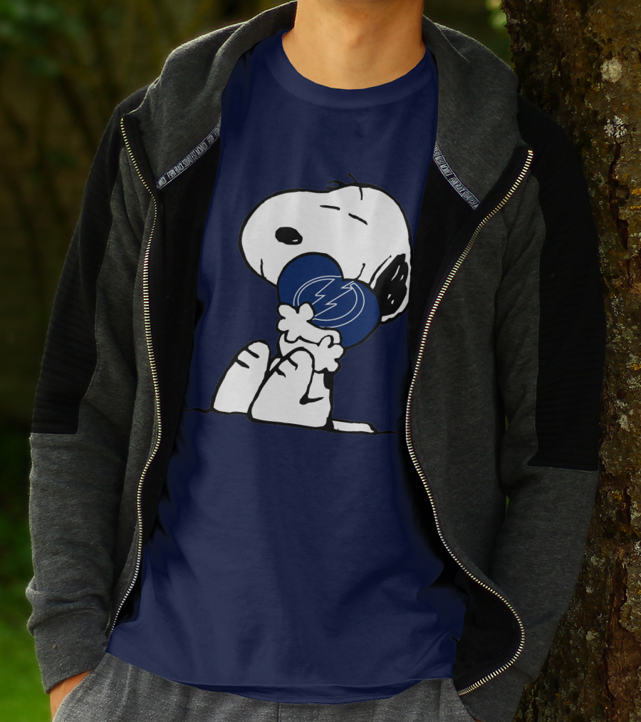 Tampa Bay Lightning Snoopy Hugging Heart T-Shirt