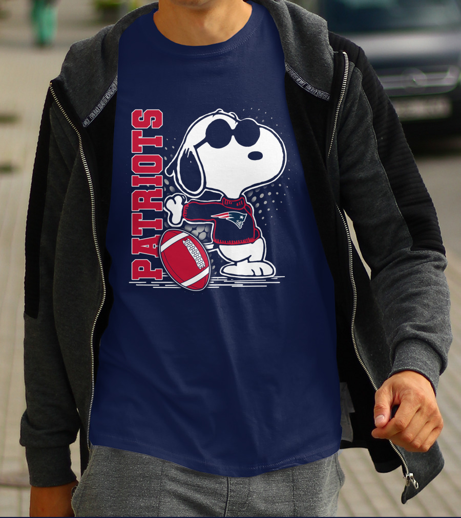 Patriots New England Football Snoopy T-Shirt