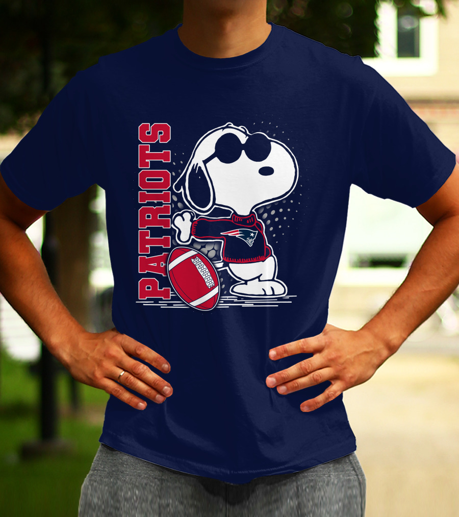 Patriots New England Football Snoopy T-Shirt