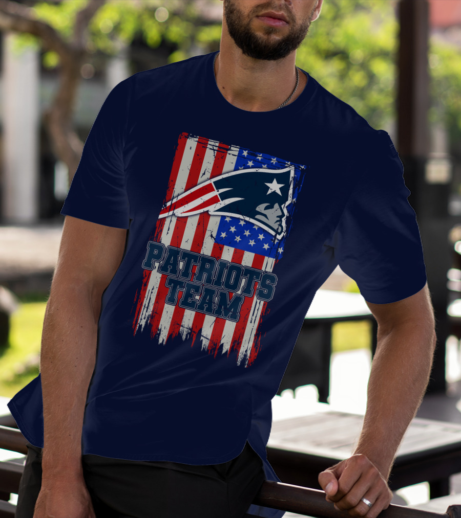 New England Patriots Team Logo With American Flag T-Shirt